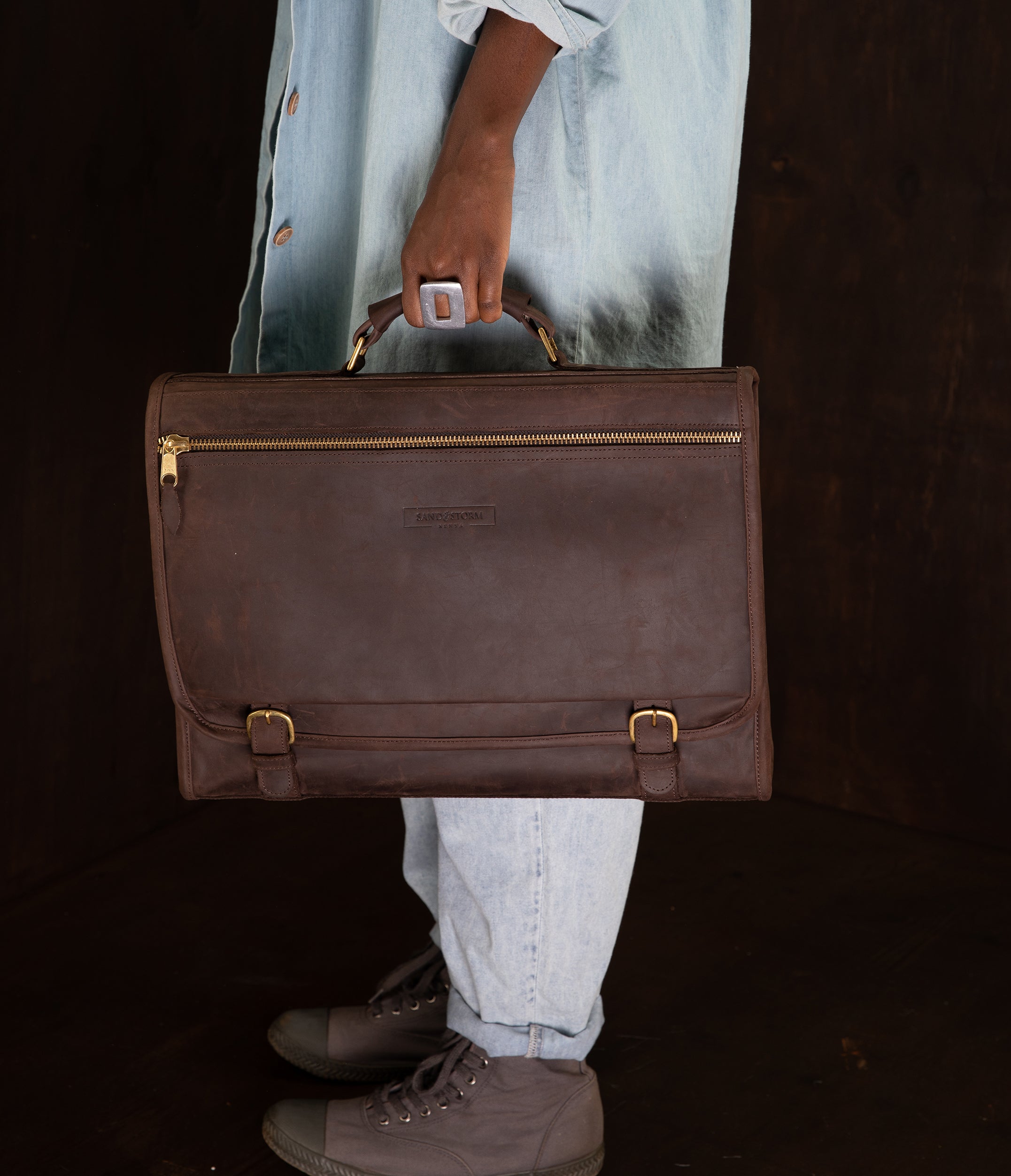 Pull Up Leather Executive Briefcase - Sandstorm Kenya (KE)