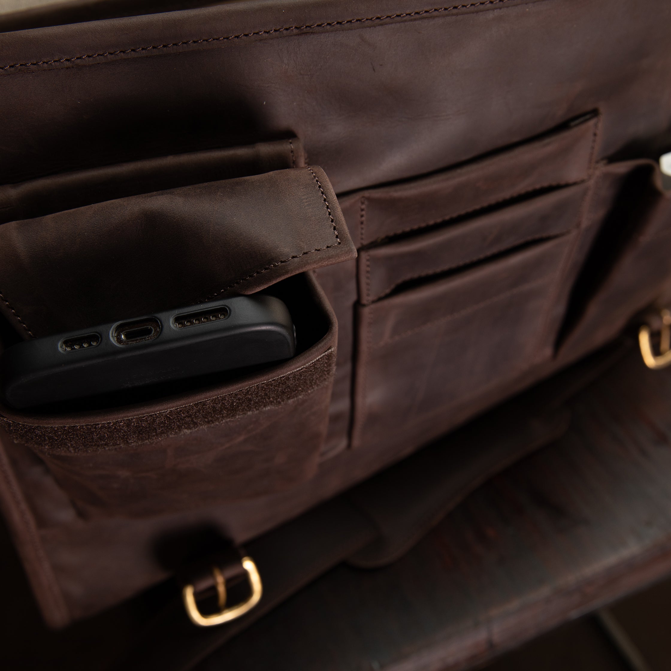 Pull Up Leather Executive Briefcase - Sandstorm Kenya (KE)