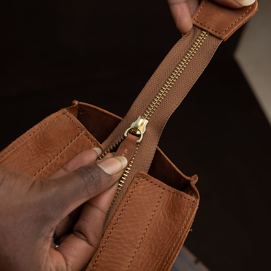 Pull-up Leather Shopper Tote - Sandstorm Kenya (KE)