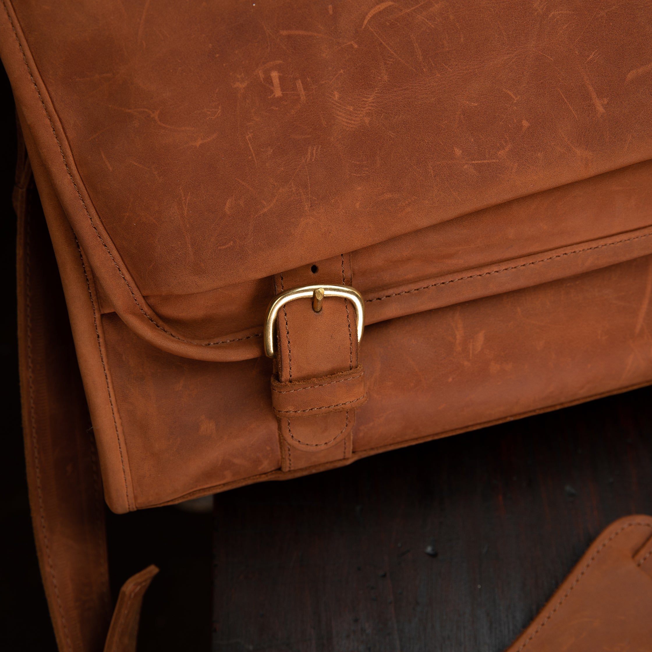 Pull Up Leather Executive Briefcase - Sandstorm Kenya (KE)