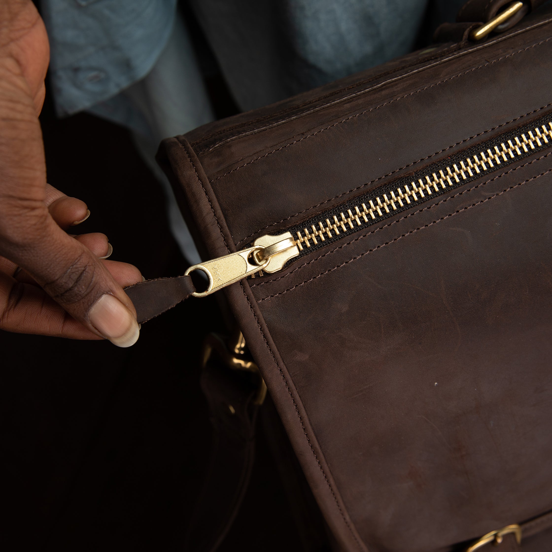 Pull Up Leather Executive Briefcase - Sandstorm Kenya (KE)