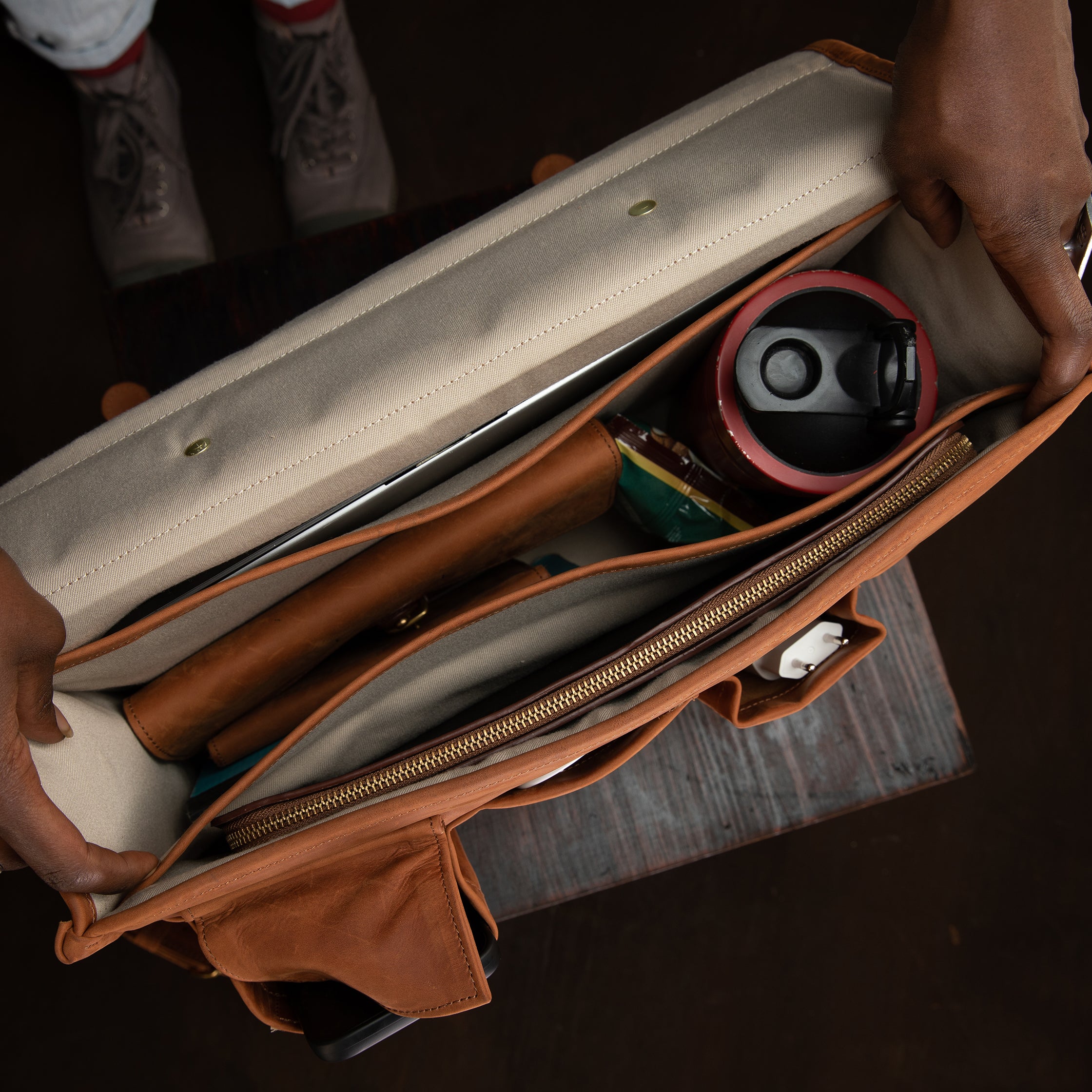 Pull Up Leather Executive Briefcase - Sandstorm Kenya (KE)