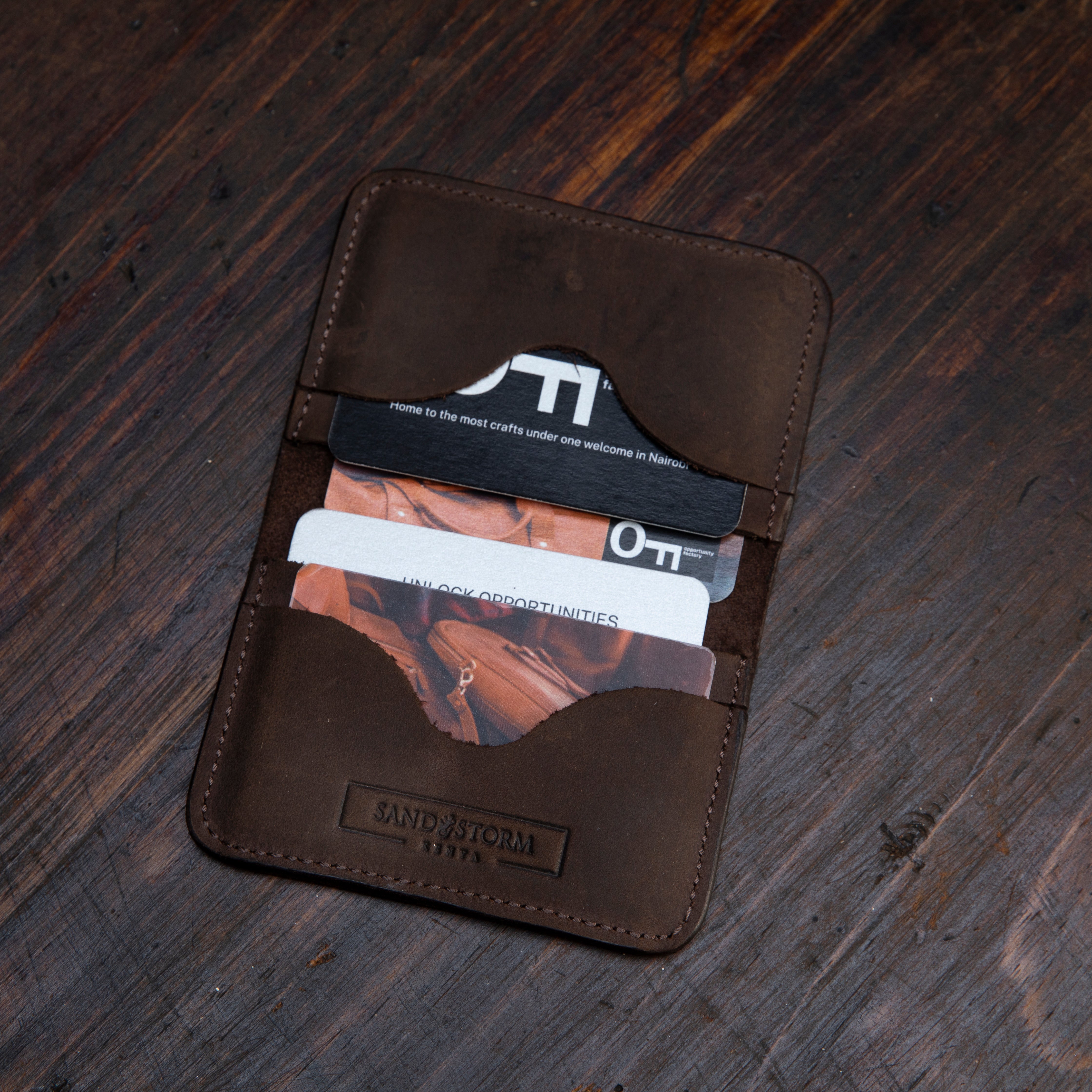 Pull- up Ben Card Holder