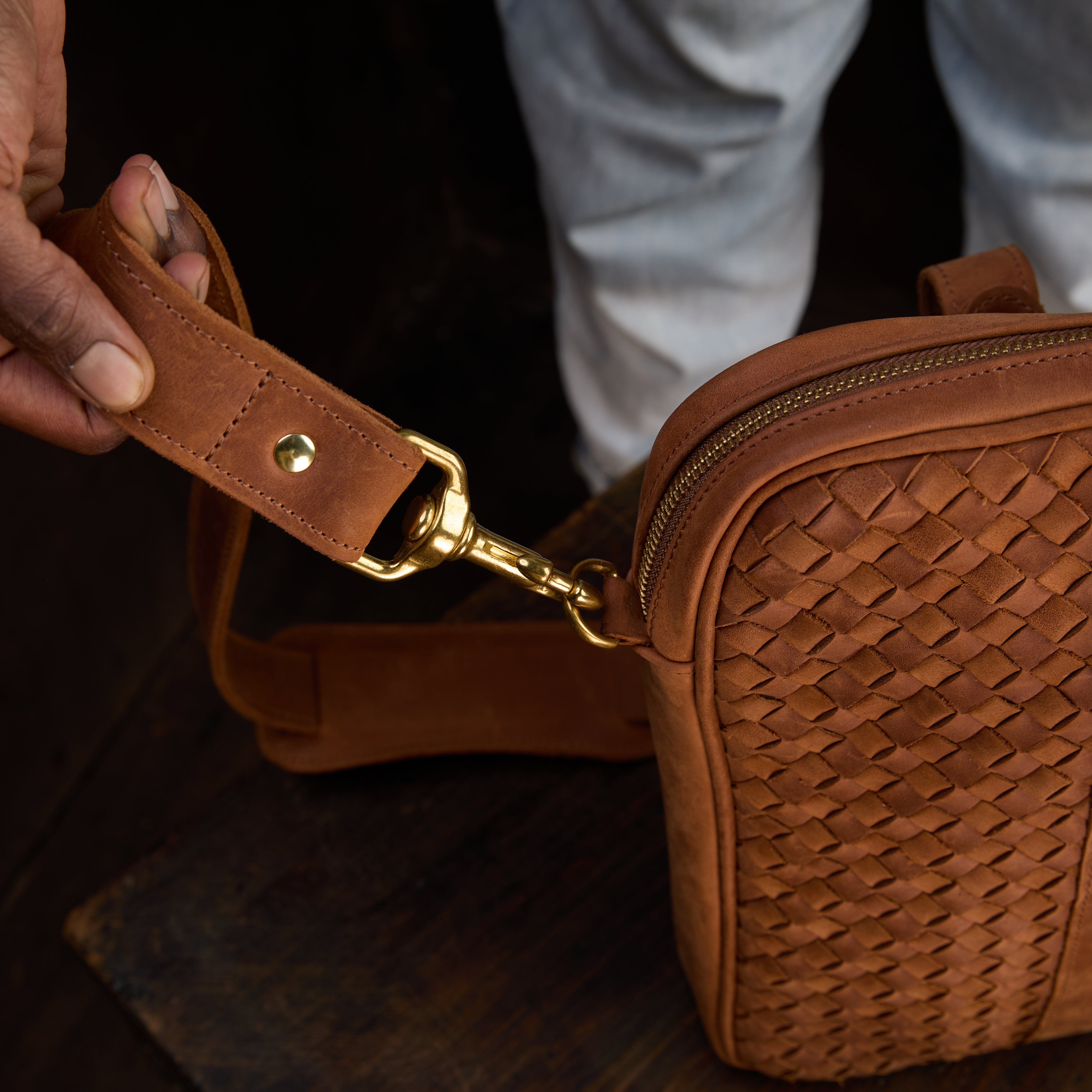 Pull-up Leather Pili Folio bag (Woven)