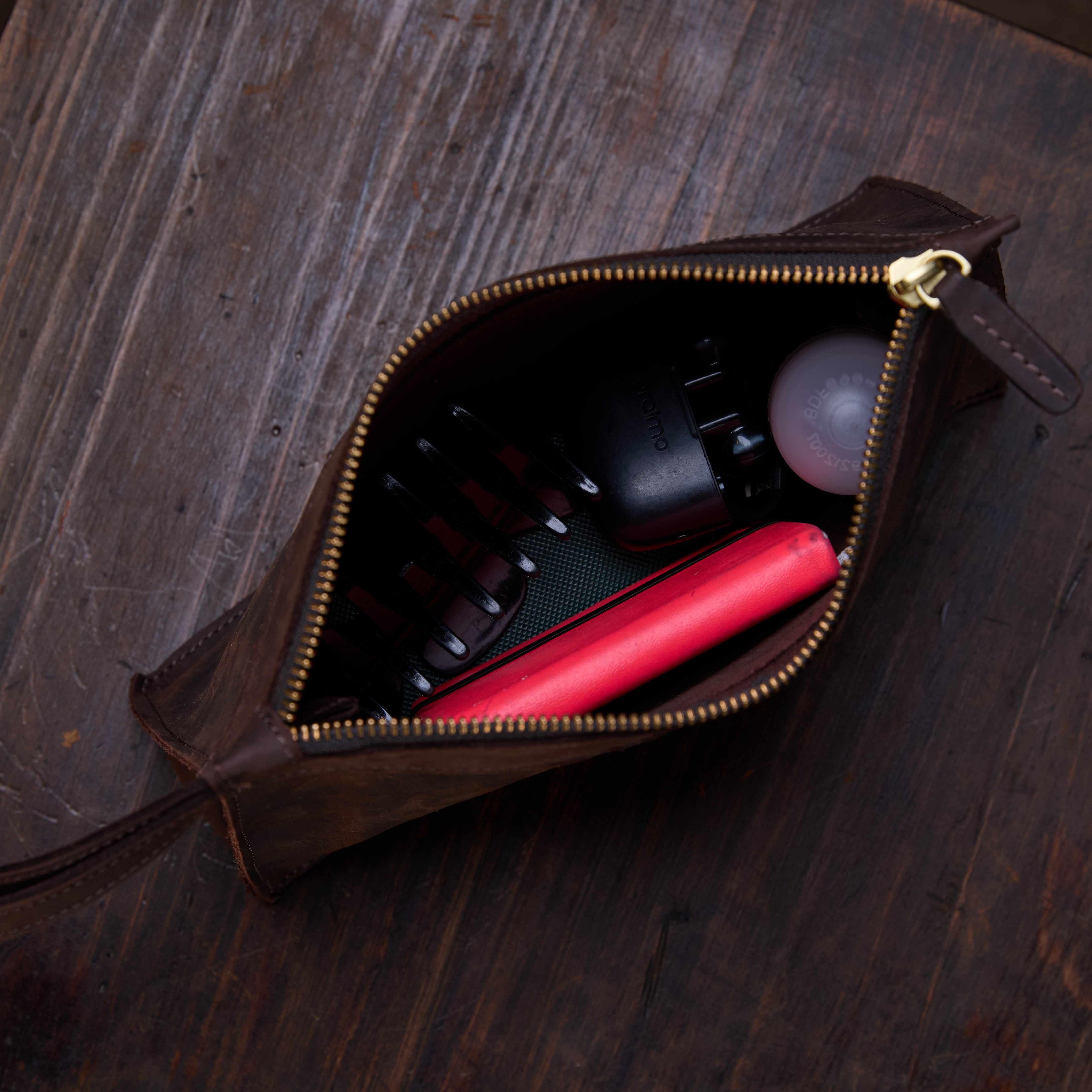 Pull-up Leather Agnes Pouch