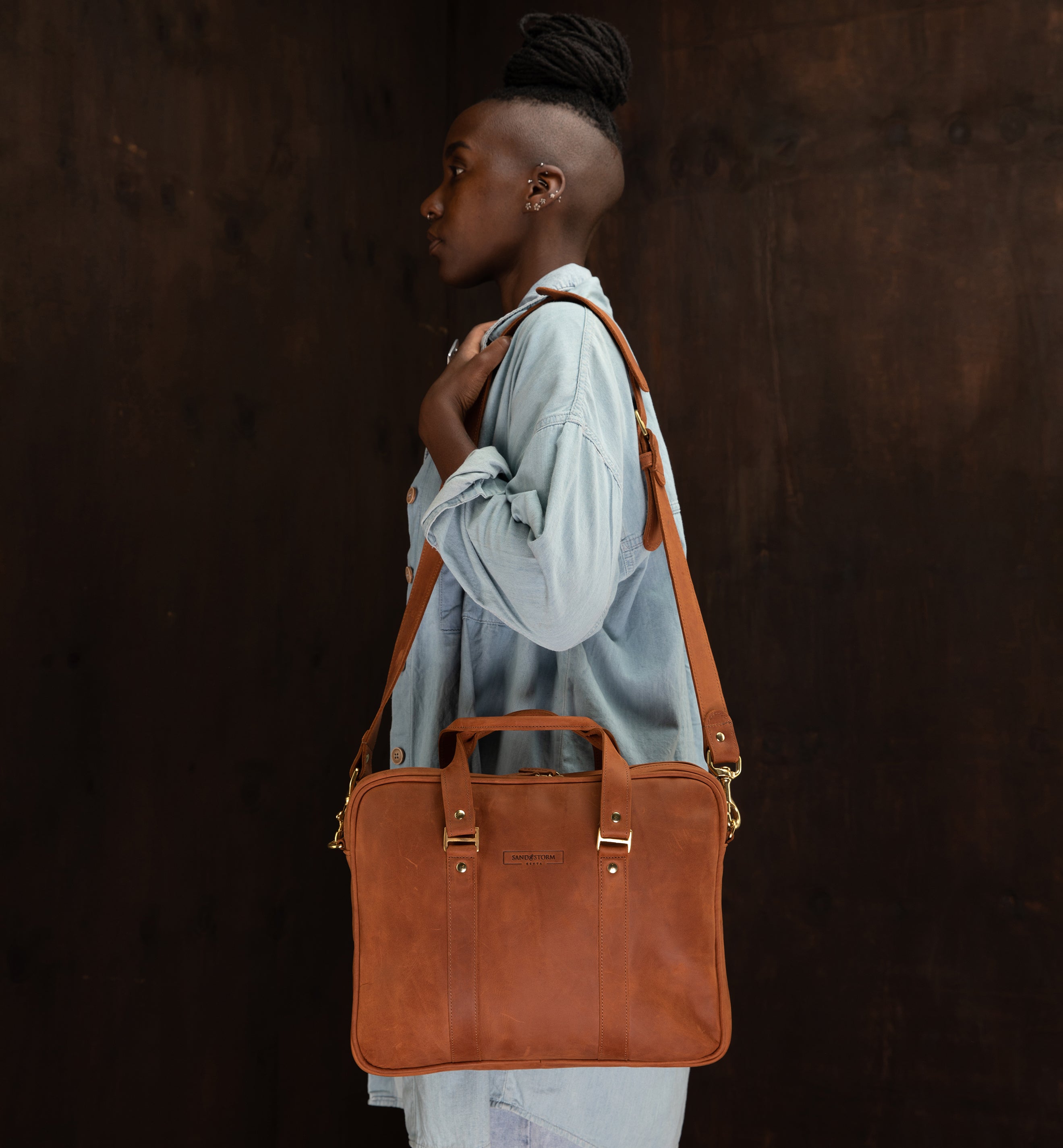 Pull-up  Leather Pili Folio Bag - Sandstorm Kenya (KE)