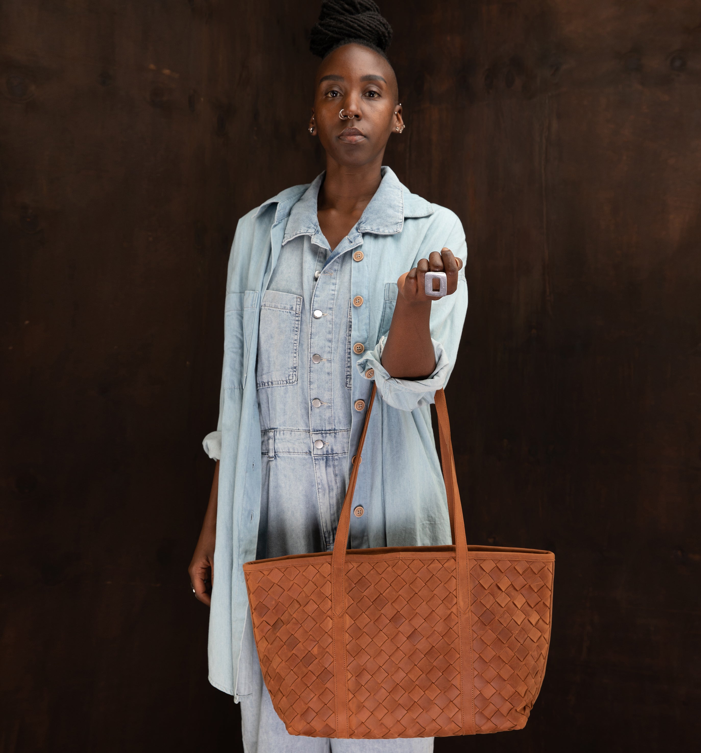 Pull-up Leather Weaved Tote - Sandstorm Kenya (KE)