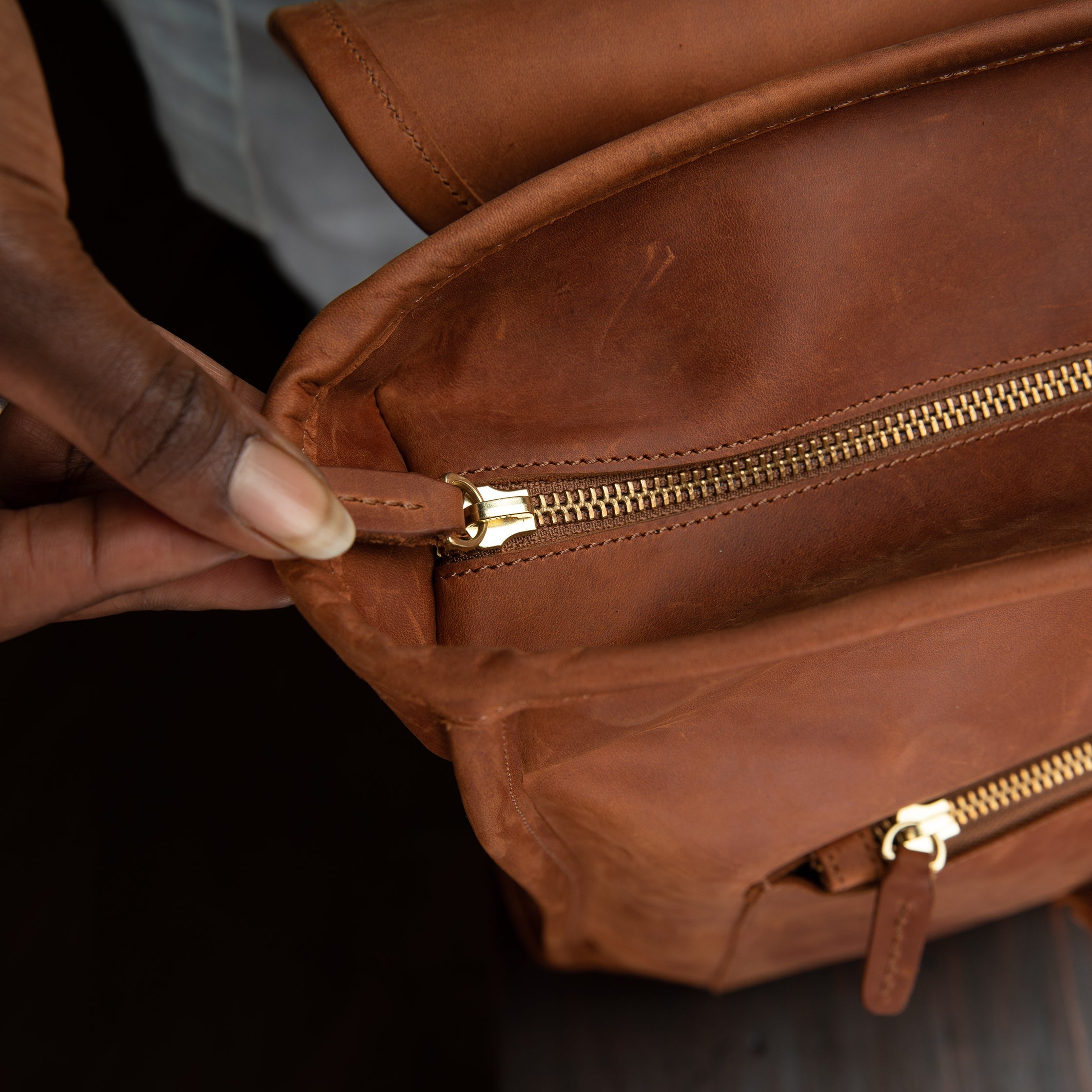 Pull-up Leather Keziah Backpack - Sandstorm Kenya (KE)
