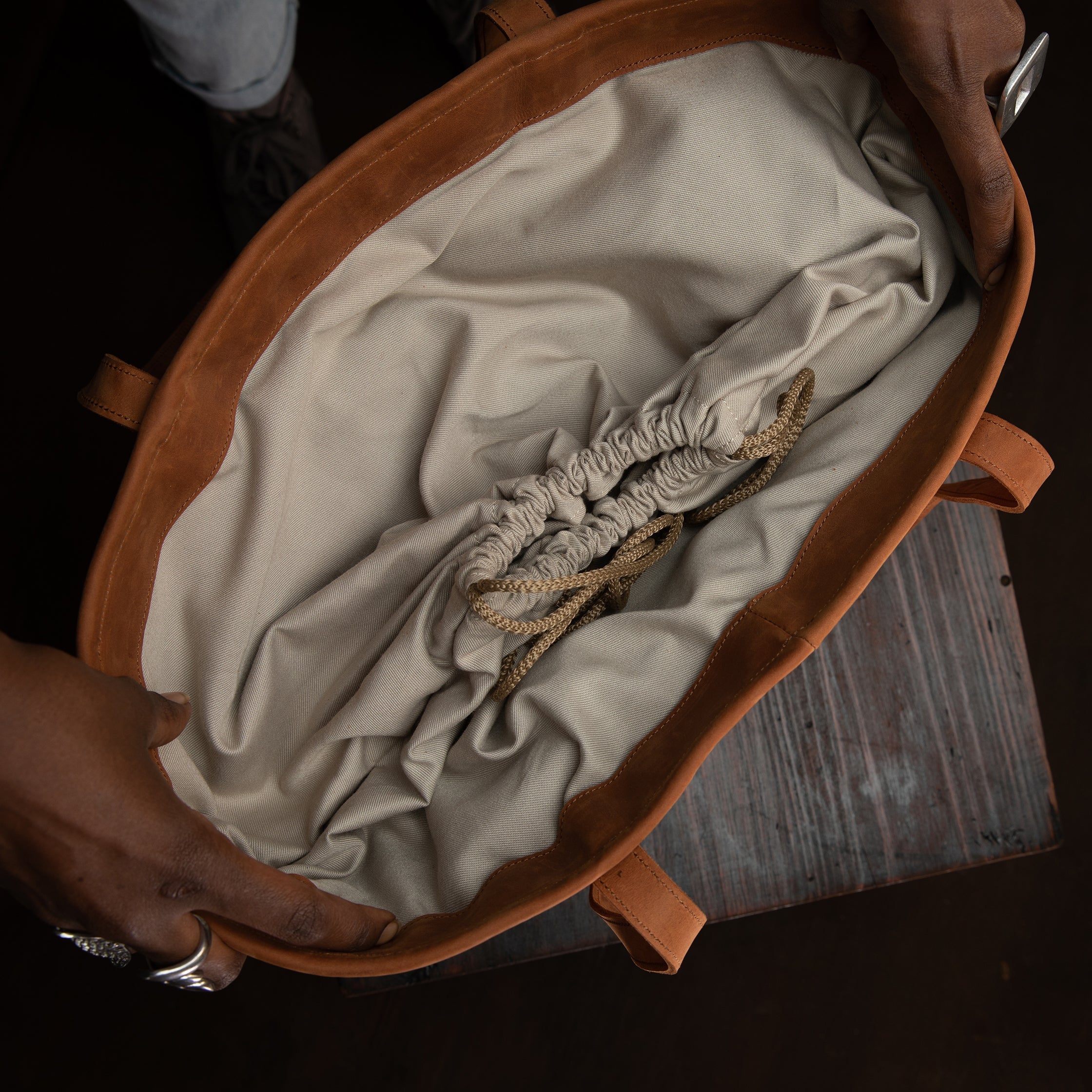 Pull-up Leather Weaved Tote - Sandstorm Kenya (KE)